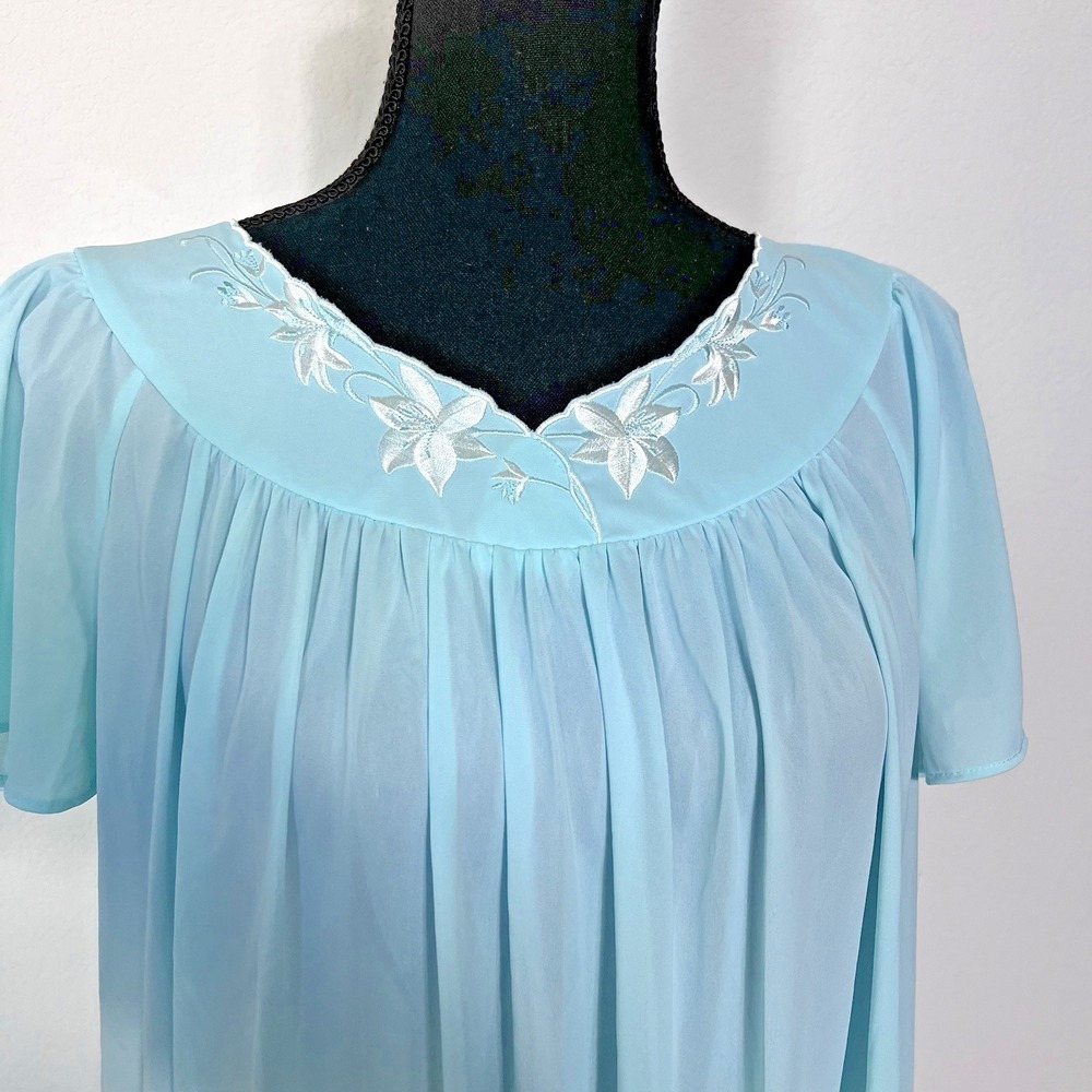 Miss Elaine Nightgown Womens S Blue Tricot Petal Embroidery Short Sleeve NEW